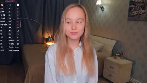 Snapshot of nicolavanderbie chatting on 11.08.25 Nicoletta online show from 11.08.25