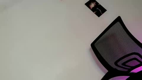 ITS ME NICOLE online show from 04.11.26