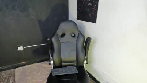 Snapshot of nicole_and_thiago1 chatting on 02.25.26 nicole_and_thiago1 online show from 02.25.26