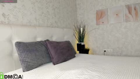 GMT7TueWedThSu 0300am-0900am. Sa 1000am-0400pm online show from 11.06.25