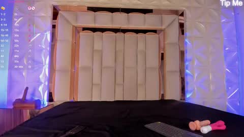 Nicole  online show from 11.07.25