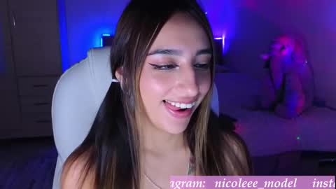 Snapshot of nicole_edwards chatting on 10.25.25 Nicole online show from 10.25.25