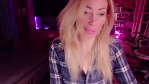 Nicole online show from 09.19.25