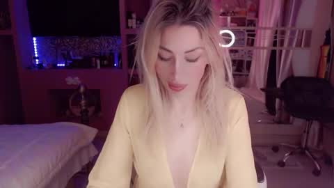 Nicole online show from 01.10.26