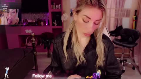 Snapshot of nicole_g0ld_ chatting on 04.19.26 Nicole online show from 04.19.26