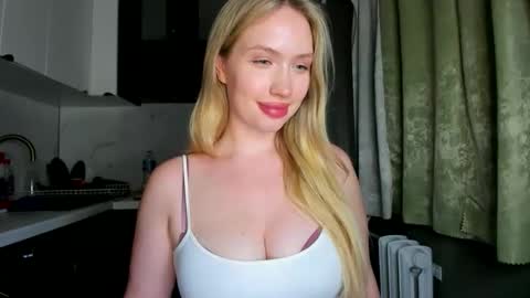 Nicole online show from 10.05.25