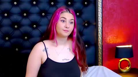 Nicole Wesley online show from 01.08.26