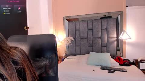 N A T A L I A online show from 09.20.25