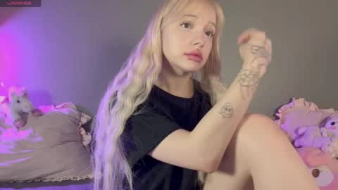 Mary online show from 04.12.26