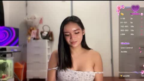 Snapshot of nicolecellini chatting on 10.04.25 NICOLE online show from 10.04.25