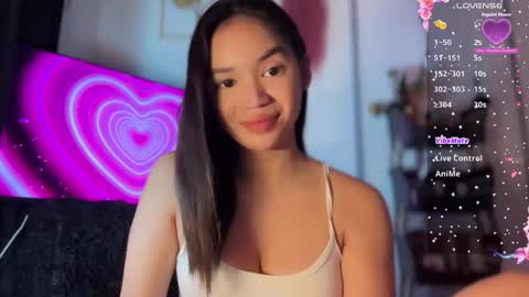 Snapshot of nicolecellini chatting on 10.21.25 NICOLE online show from 10.21.25