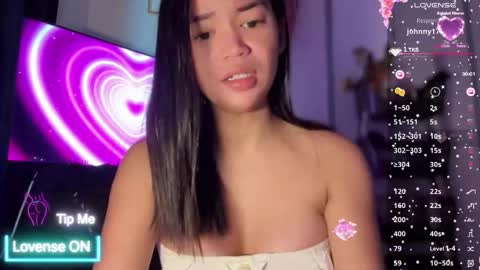 Snapshot of nicolecellini chatting on 10.22.25 NICOLE online show from 10.22.25