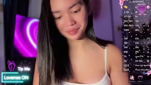 Snapshot of nicolecellini chatting on 10.23.25 NICOLE online show from 10.23.25