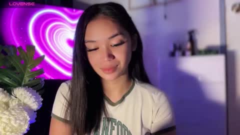 Snapshot of nicolecellini chatting on 11.03.25 NICOLE online show from 11.03.25