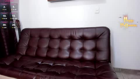 Snapshot of nicoledance69 chatting on 11.04.25 nicoledance69 online show from 11.04.25