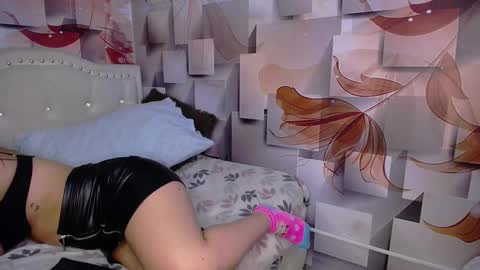 nicolee millerr online show from 01.17.25