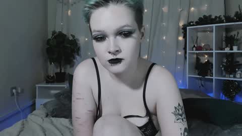 Nicole online show from 01.12.25