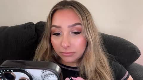 Snapshot of nicolelovesyou444 chatting on 10.28.25 nicolelovesyou444 online show from 10.28.25