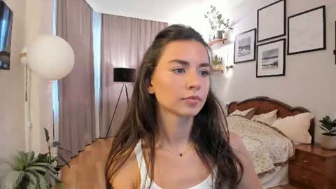 Snapshot of nicoleluuv chatting on 07.29.26 Dua Lipa online show from 07.29.26