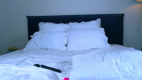 Nicole online show from 10.28.25