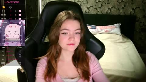 Snapshot of nicolemeew chatting on 12.25.24 NicoleMeew online show from 12.25.24