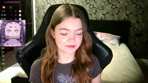 Snapshot of nicolemeew chatting on 02.18.25 NicoleMeew online show from 02.18.25