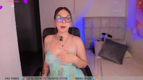 Nicol independent model online show from 08.08.26