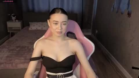 Snapshot of nicolerossss chatting on 06.25.26 NicoleRossss online show from 06.25.26