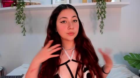 Snapshot of nicolle_evanss_ chatting on 05.26.26 nicolle_evanss_ online show from 05.26.26