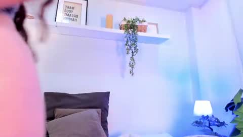 Snapshot of nicolle_evanss_ chatting on 06.25.26 nicolle_evanss_ online show from 06.25.26