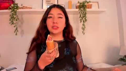 Snapshot of nicolle_evanss_ chatting on 06.27.26 nicolle_evanss_ online show from 06.27.26
