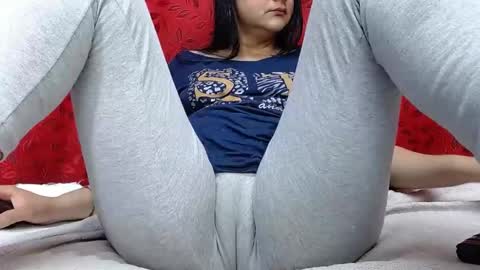 Snapshot of nicolleowens chatting on 10.06.25 NICOLLE online show from 10.06.25