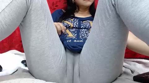 Snapshot of nicolleowens chatting on 10.20.25 NICOLLE online show from 10.20.25