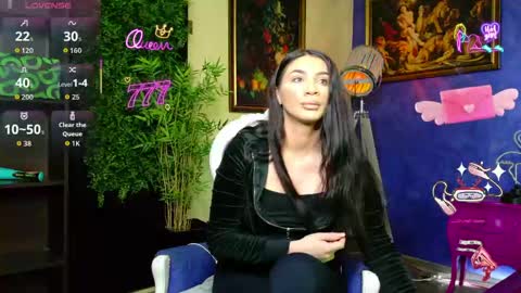 Nicolle online show from 05.12.26