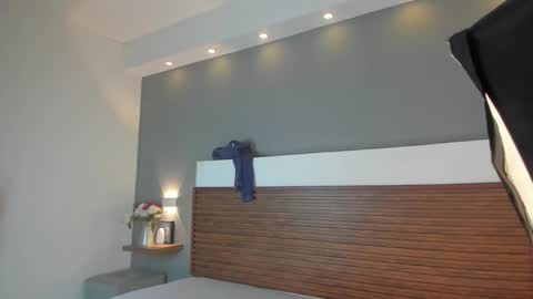 Snapshot of nicollerose1 chatting on 10.22.25 Nicolle online show from 10.22.25