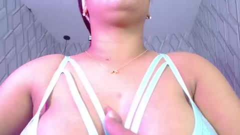 Nicolle Miley online show from 02.20.25