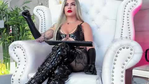 Nicollette Miller online show from 02.10.25