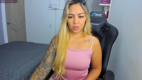 Snapshot of nicolporto chatting on 09.29.25 Nicol online show from 09.29.25