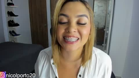 Snapshot of nicolporto chatting on 07.25.26 Nicol online show from 07.25.26