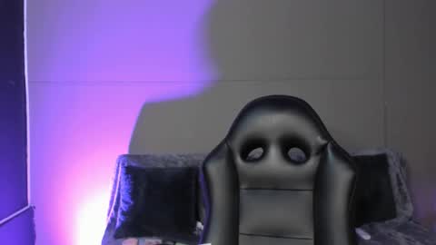 Nicol online show from 11.25.25