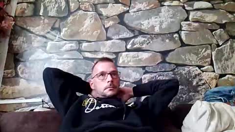 Snapshot of nighthawk28 chatting on 10.01.25 MikeVanDyck online show from 10.01.25