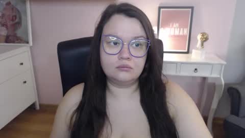 Holly online show from 03.03.26