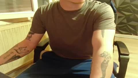 Snapshot of niglo620 chatting on 04.19.26 niglo620 online show from 04.19.26