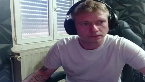 Snapshot of niglo620 chatting on 05.28.26 niglo620 online show from 05.28.26