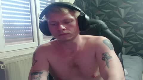 Snapshot of niglo620 chatting on 05.29.26 niglo620 online show from 05.29.26