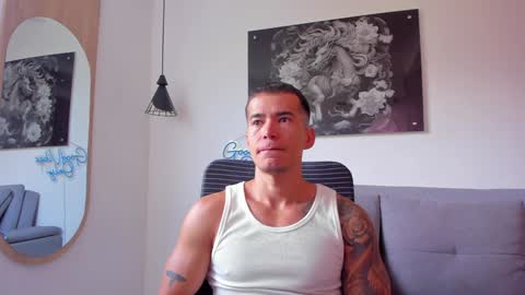 Snapshot of niickcooper chatting on 12.08.24 Niick online show from 12.08.24