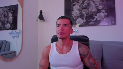 Snapshot of niickcooper chatting on 12.08.24 Niick online show from 12.08.24