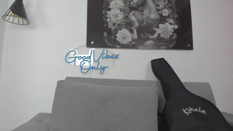 Snapshot of niickcooper chatting on 01.25.25 Niick online show from 01.25.25