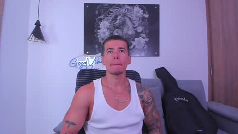 Snapshot of niickcooper chatting on 01.25.25 Niick online show from 01.25.25