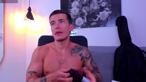 Snapshot of niickcooper chatting on 03.01.25 Niick online show from 03.01.25